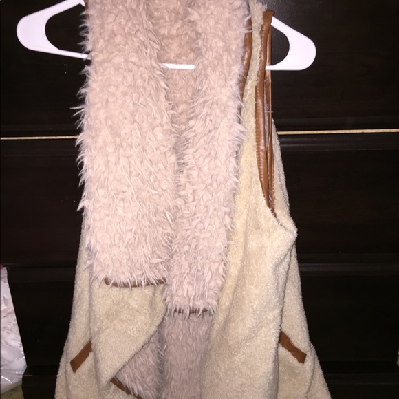 sweater - Picture 1 of 4